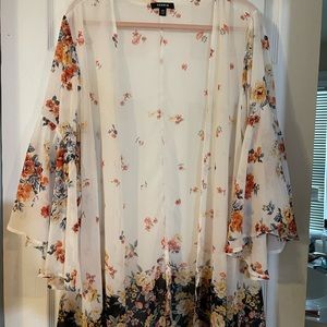 Torrid RARE kimono size 1/2 Helloooooo Summer!
